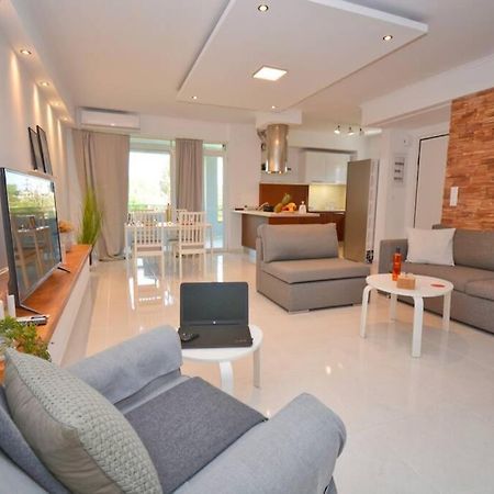 Potamos Deluxe White Apartment ภายนอก รูปภาพ