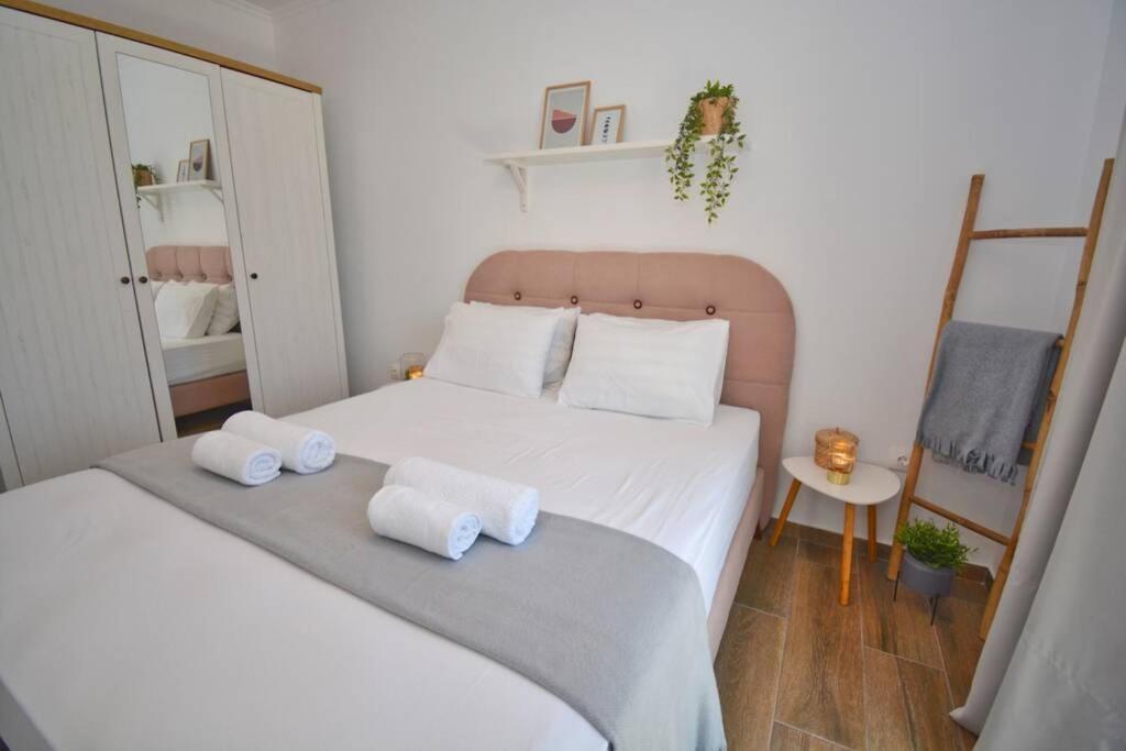 Potamos Deluxe White Apartment ภายนอก รูปภาพ