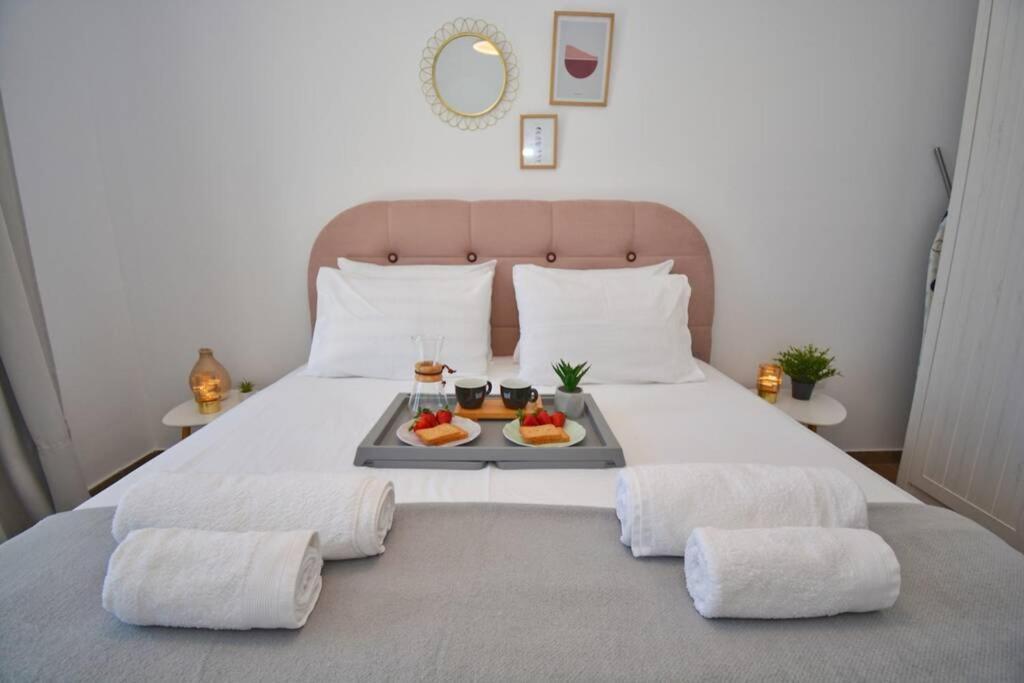 Potamos Deluxe White Apartment ภายนอก รูปภาพ