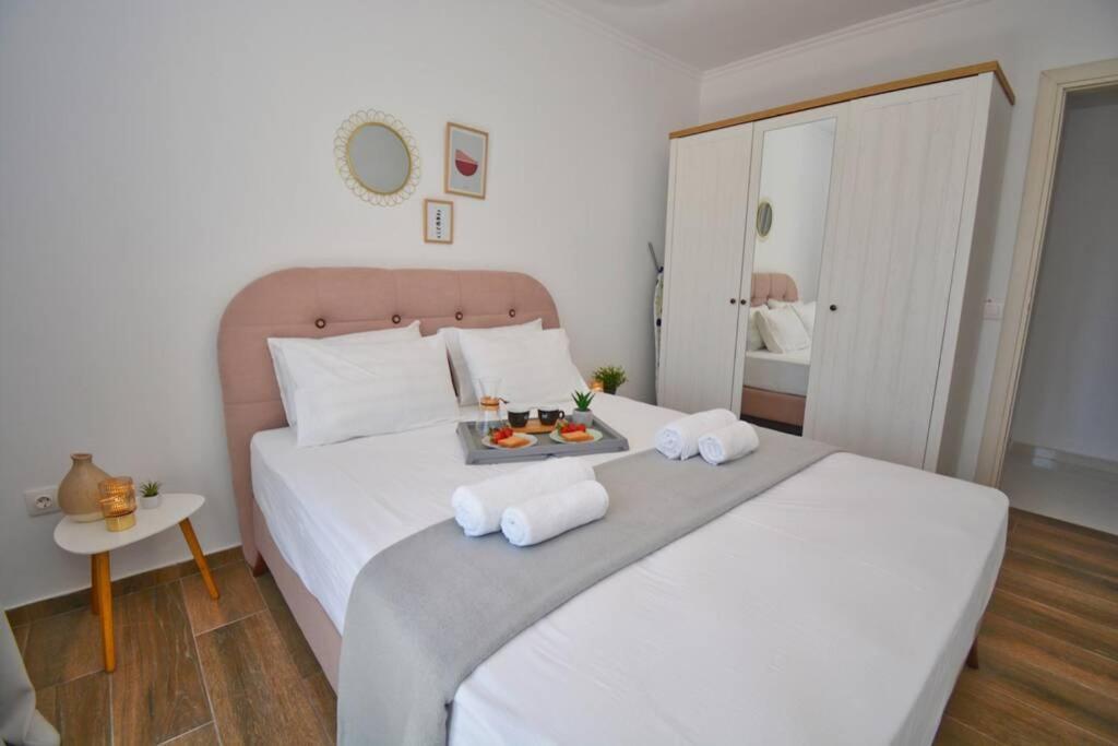 Potamos Deluxe White Apartment ภายนอก รูปภาพ